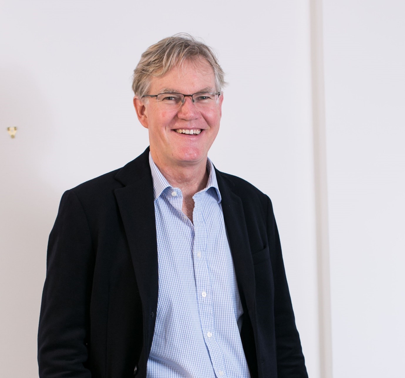  Simon Deane-Johns