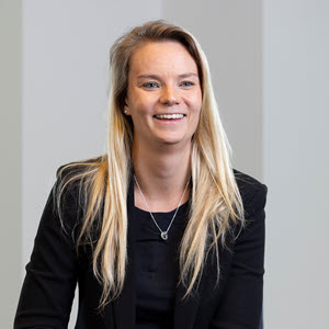  Sara Witton