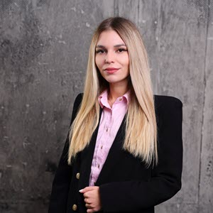  Raluca Muresan