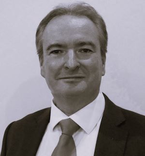  Clive Adams