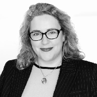  Lucy Pert