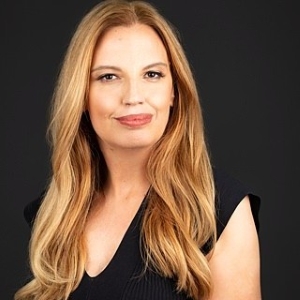  Samantha Greer