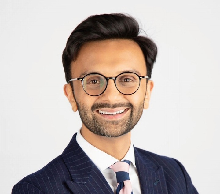  Mussadak Mirza