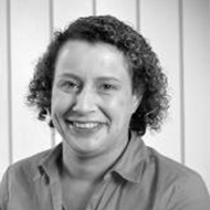  Lynne Bradey
