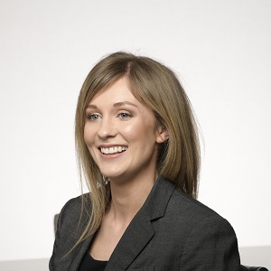  Claire Thompson