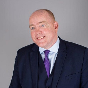  Clive Thomas