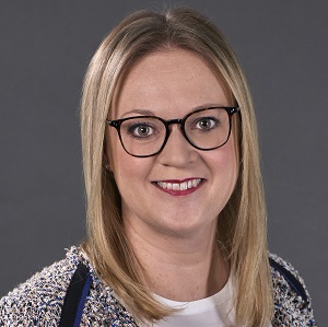  Julia Dixon